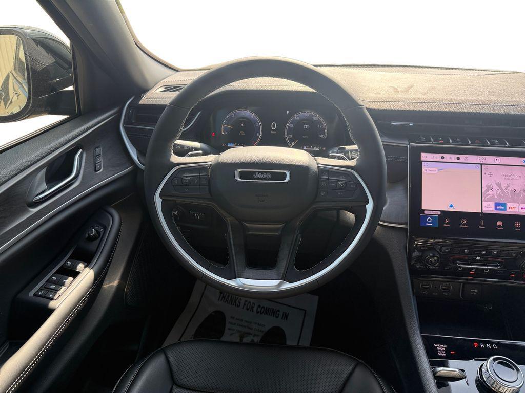 new 2025 Jeep Grand Cherokee car, priced at $49,959