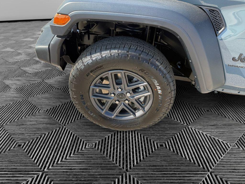 new 2025 Jeep Wrangler car, priced at $46,195