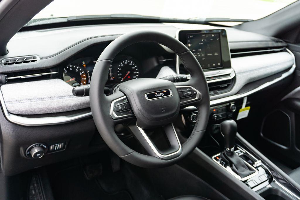 new 2025 Jeep Compass car, priced at $25,385