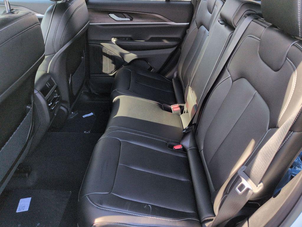 new 2025 Jeep Grand Cherokee car, priced at $49,390