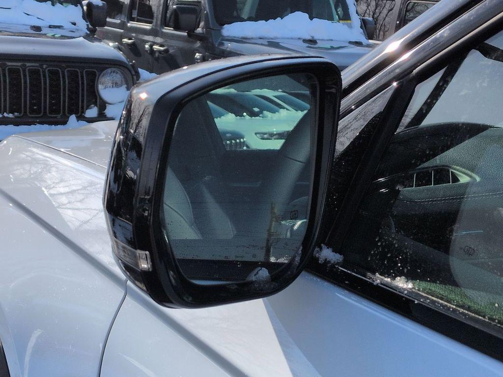 new 2025 Jeep Grand Cherokee car, priced at $49,390