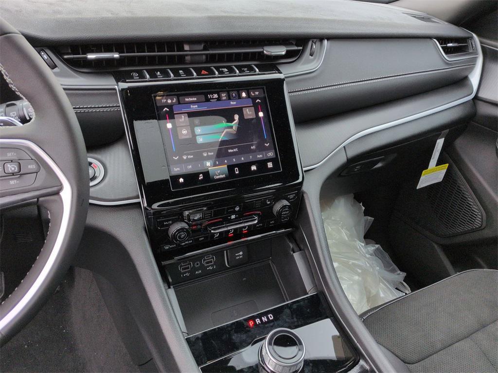 new 2025 Jeep Grand Cherokee L car