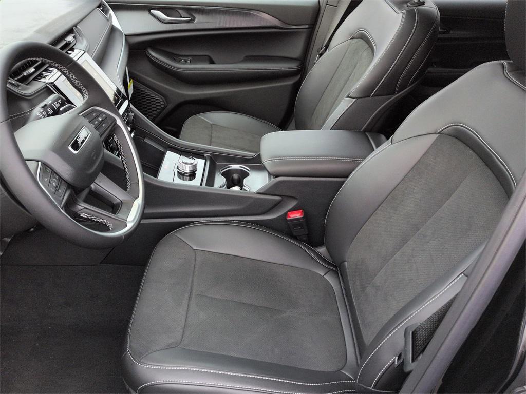 new 2025 Jeep Grand Cherokee L car