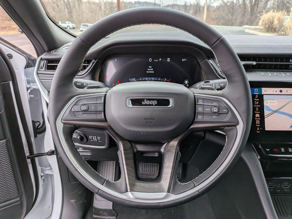 new 2026 Jeep Grand Cherokee car, priced at $47,075