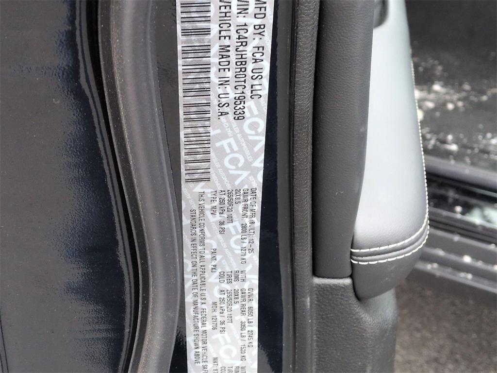 new 2026 Jeep Grand Cherokee car, priced at $49,805