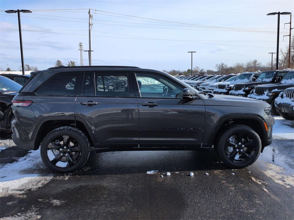 new 2025 Jeep Grand Cherokee car, priced at $48,470