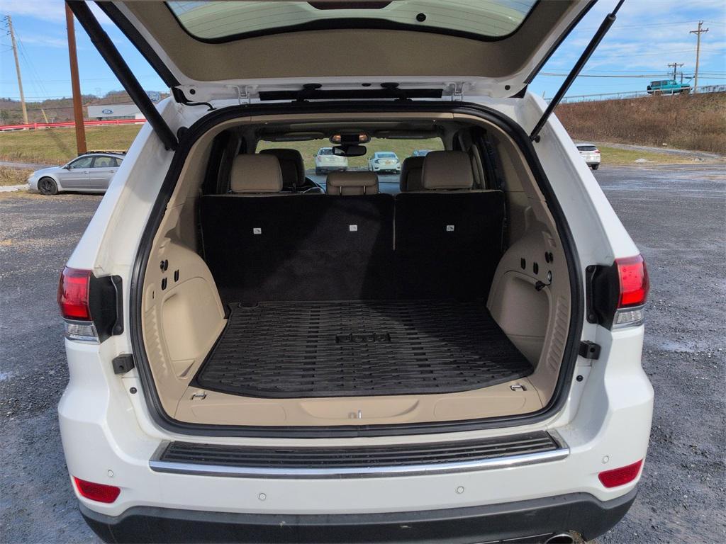 used 2021 Jeep Grand Cherokee car, priced at $21,800