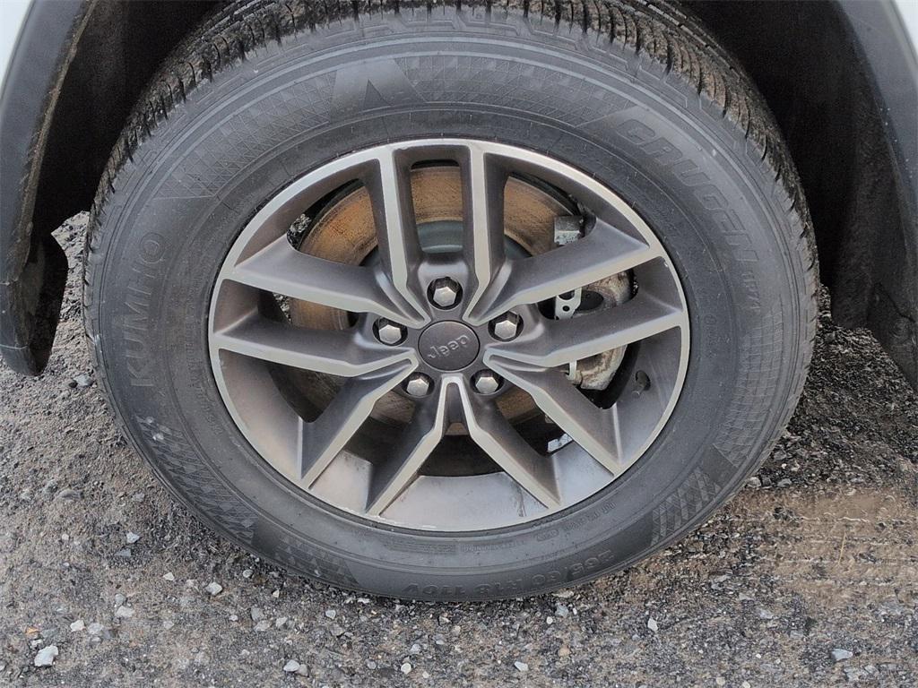 used 2021 Jeep Grand Cherokee car, priced at $21,800