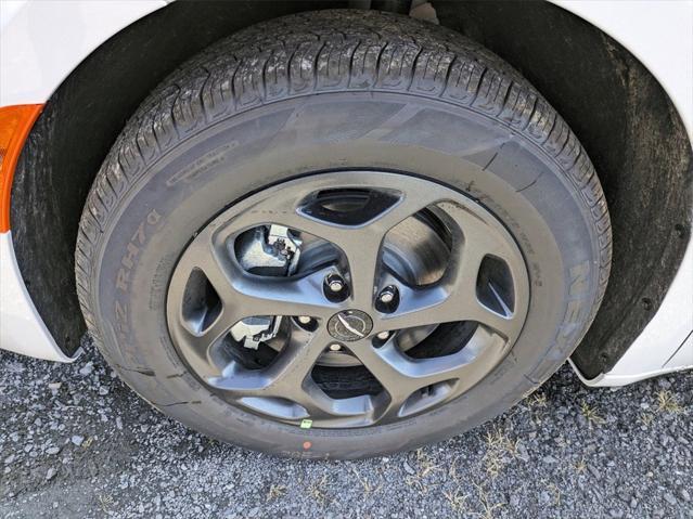 new 2023 Chrysler Pacifica Hybrid car