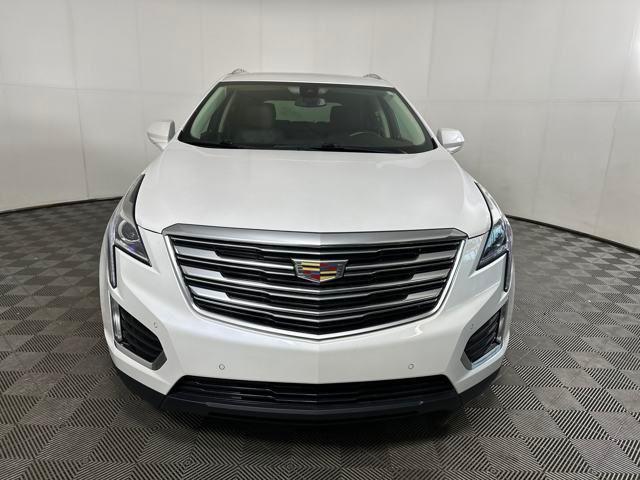 2019 Crystal White Tricoat Cadillac XT5