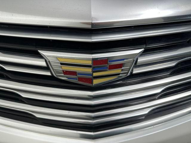 2019 Crystal White Tricoat Cadillac XT5