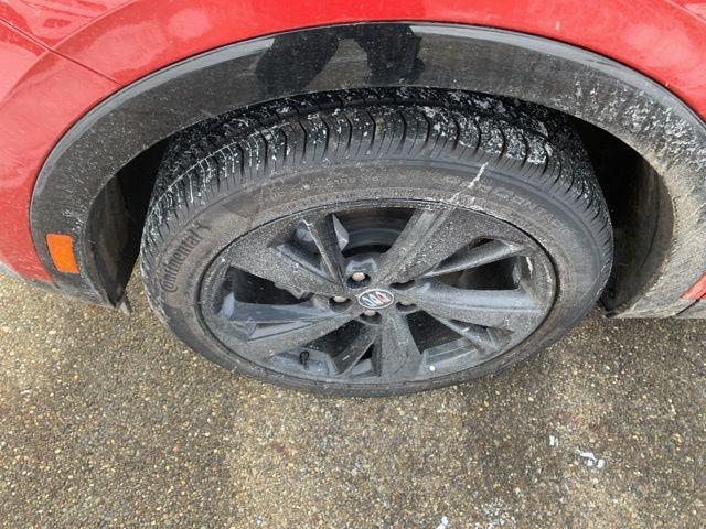 new 2025 Buick Envision car, priced at $37,890