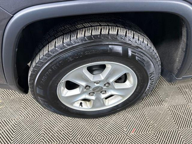 used 2016 Jeep Grand Cherokee car, priced at $10,300