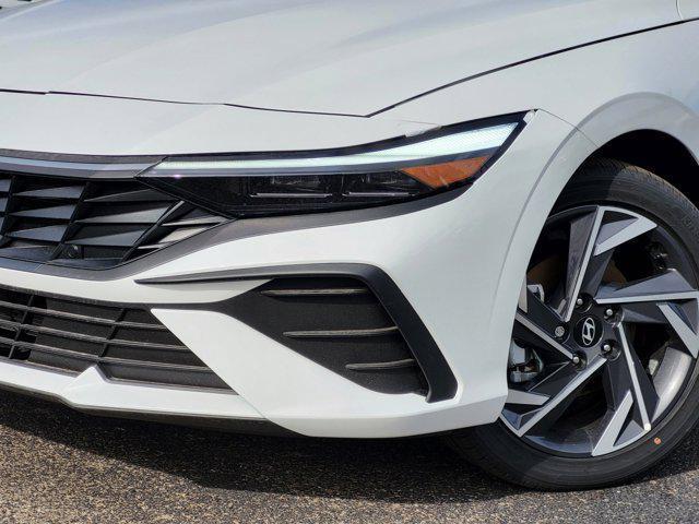 new 2025 Hyundai ELANTRA HEV car, priced at $28,306