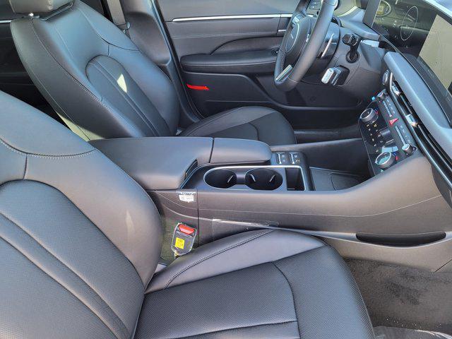 new 2025 Hyundai Sonata Hybrid car, priced at $37,183