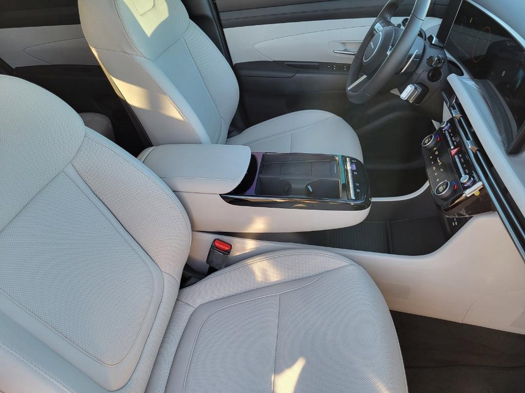 new 2025 Hyundai TUCSON Hybrid car, priced at $34,361