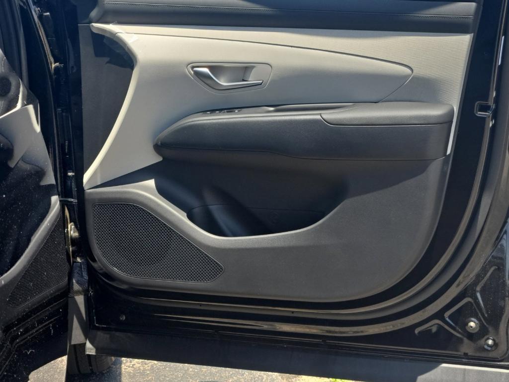 new 2025 Hyundai TUCSON Hybrid car, priced at $34,361