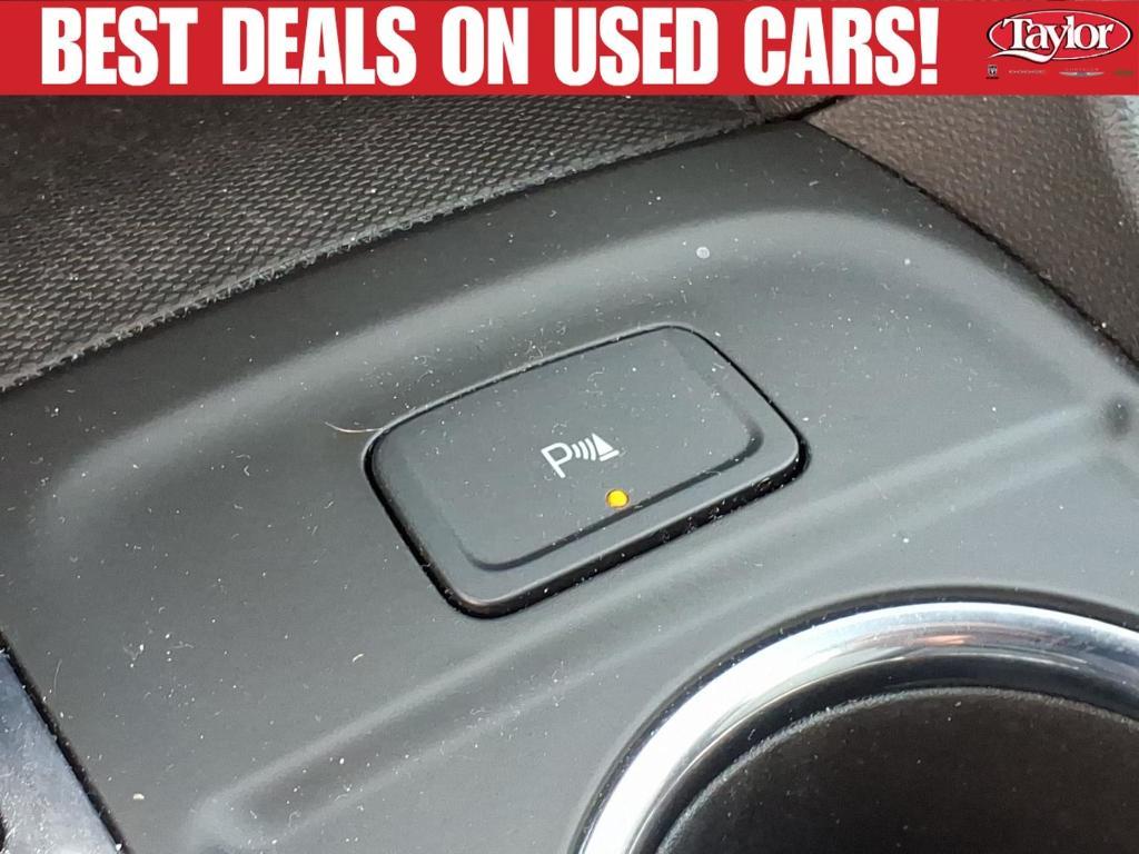 used 2023 Chevrolet Equinox car, priced at $25,336