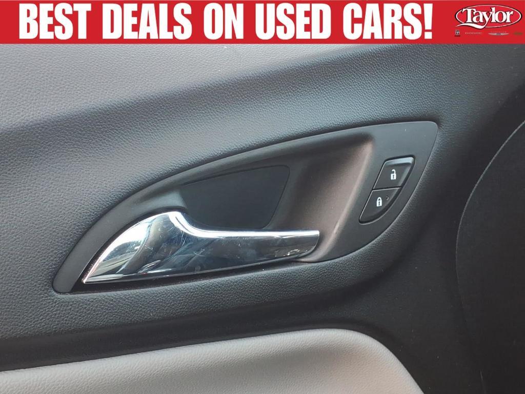 used 2023 Chevrolet Equinox car, priced at $25,336
