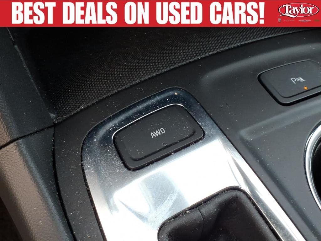 used 2023 Chevrolet Equinox car, priced at $25,336