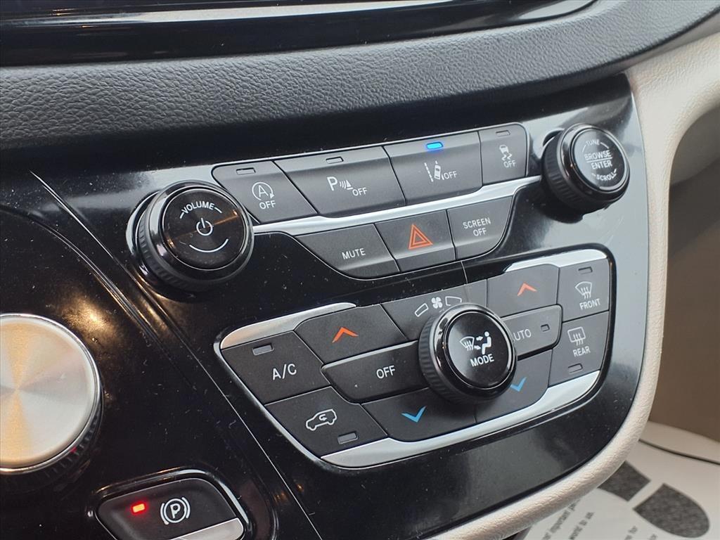 used 2023 Chrysler Pacifica car, priced at $23,939