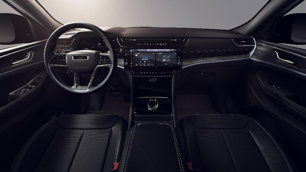 new 2026 Jeep Grand Cherokee car, priced at $42,975