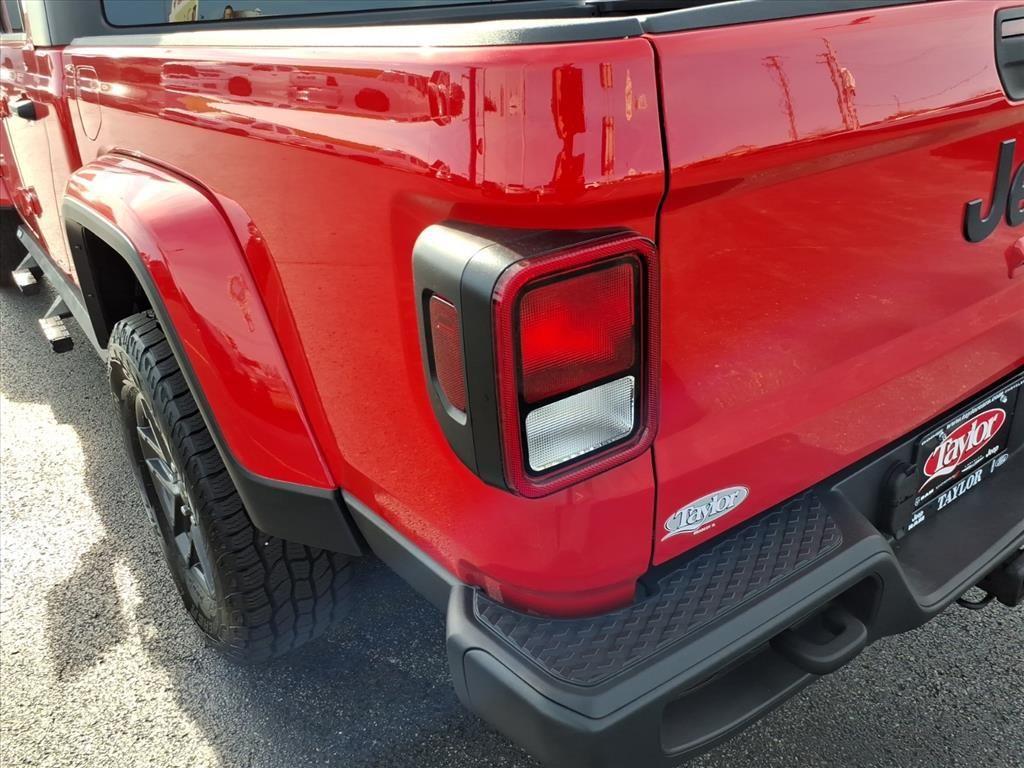 used 2024 Jeep Gladiator car, priced at $33,140