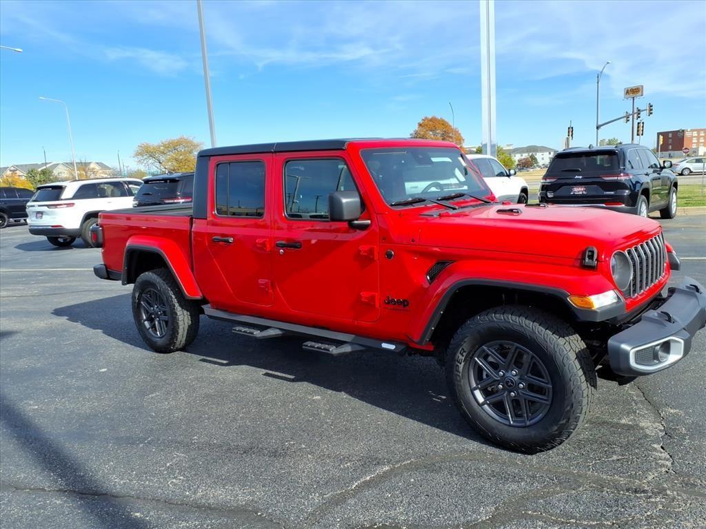 used 2024 Jeep Gladiator car, priced at $34,707