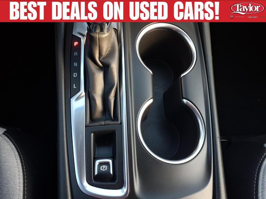 used 2022 Chevrolet Equinox car, priced at $19,517