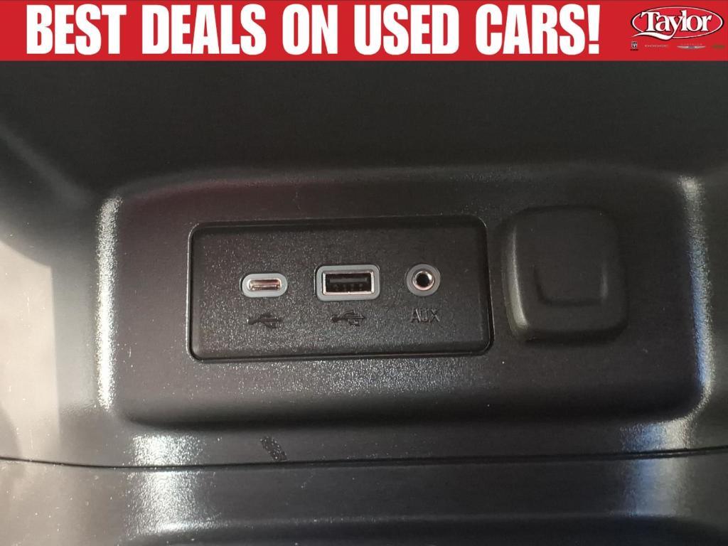 used 2022 Chevrolet Equinox car, priced at $19,517