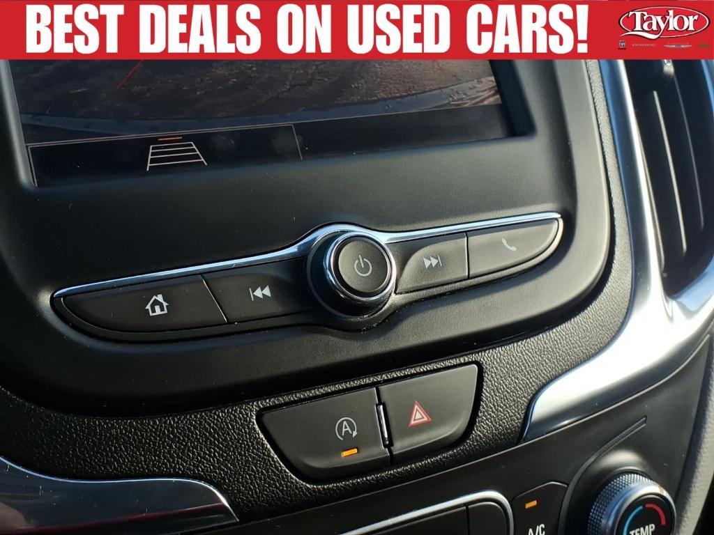 used 2022 Chevrolet Equinox car, priced at $19,517