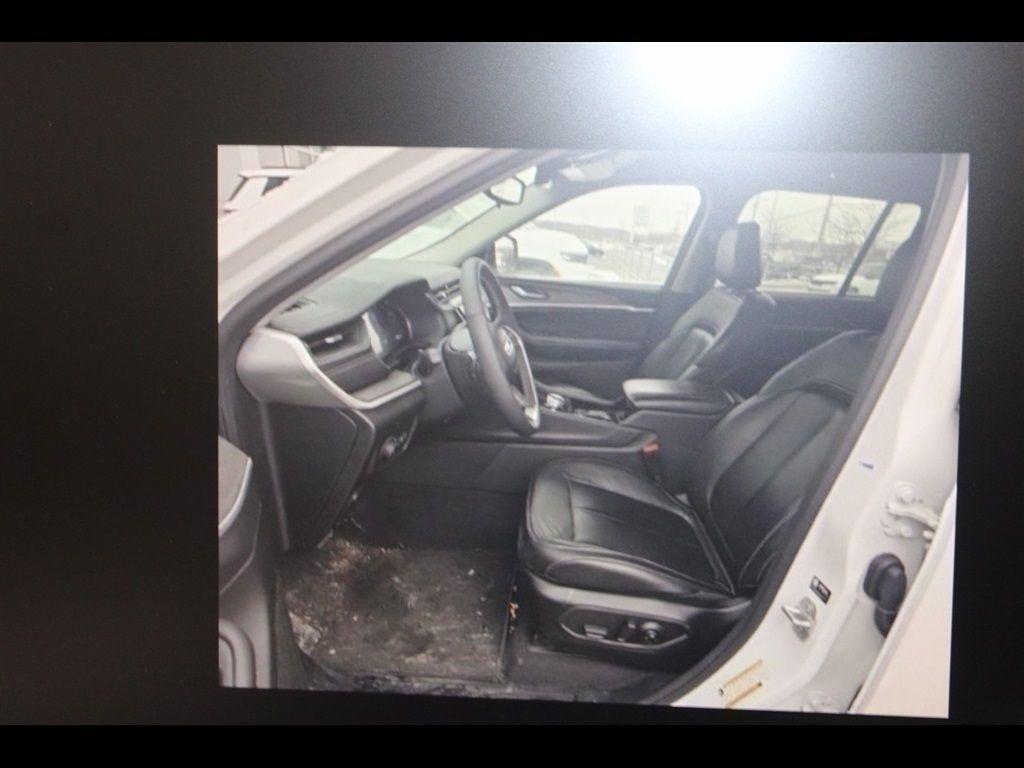 used 2023 Jeep Grand Cherokee car, priced at $33,790