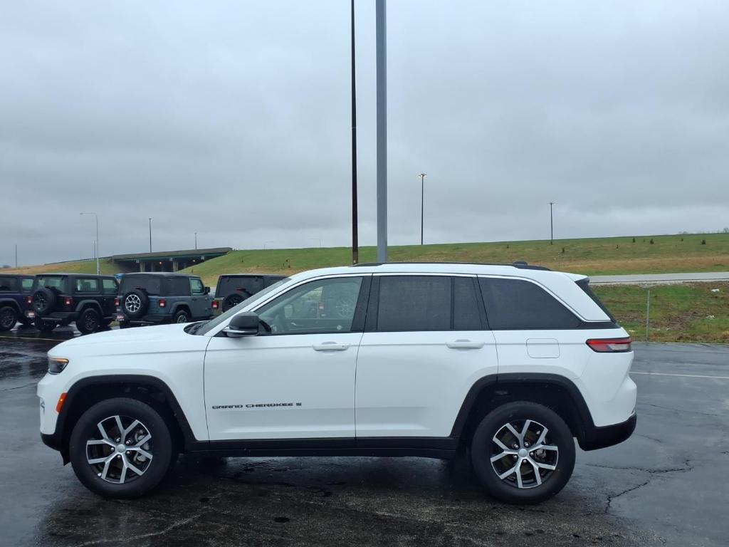 used 2023 Jeep Grand Cherokee car, priced at $32,885