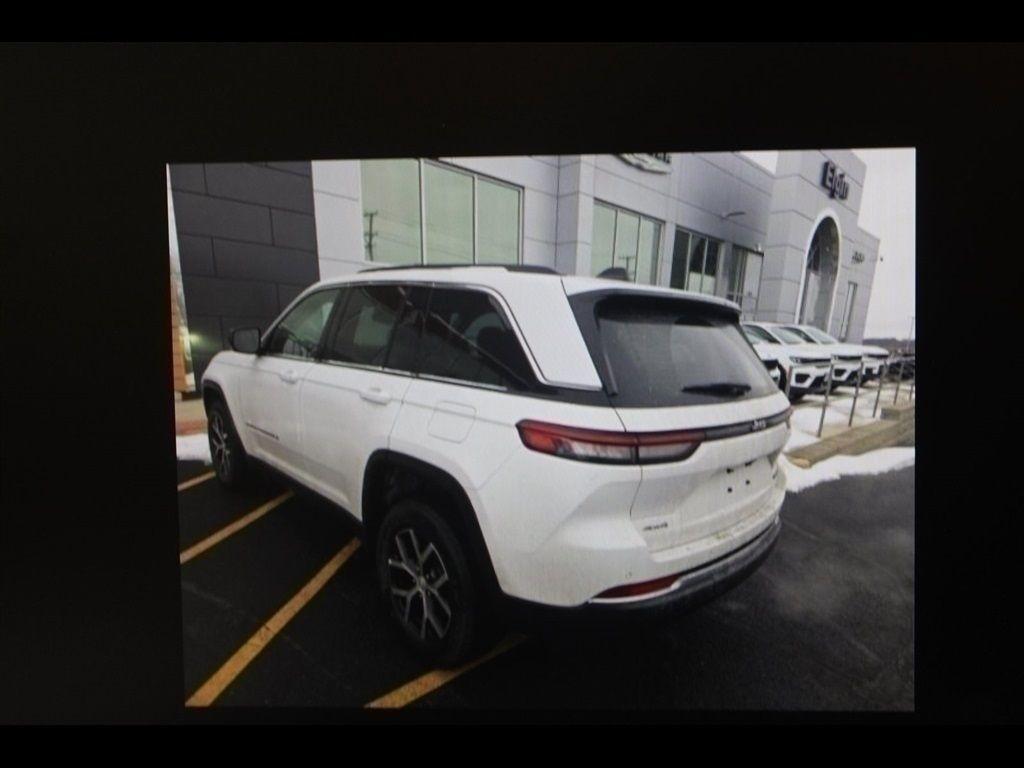 used 2023 Jeep Grand Cherokee car, priced at $33,790