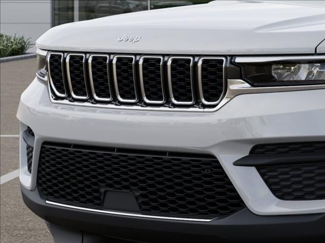new 2025 Jeep Grand Cherokee car, priced at $41,216
