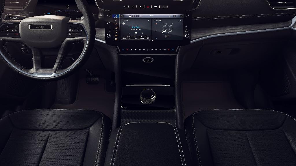 new 2026 Jeep Grand Cherokee car, priced at $47,615