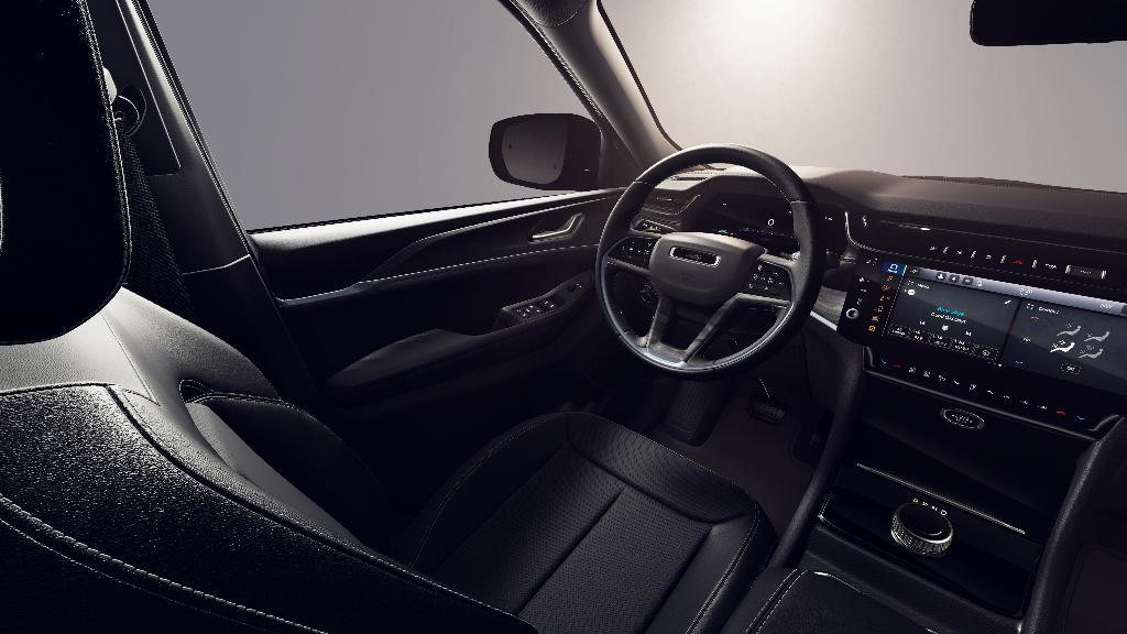 new 2026 Jeep Grand Cherokee car, priced at $47,615