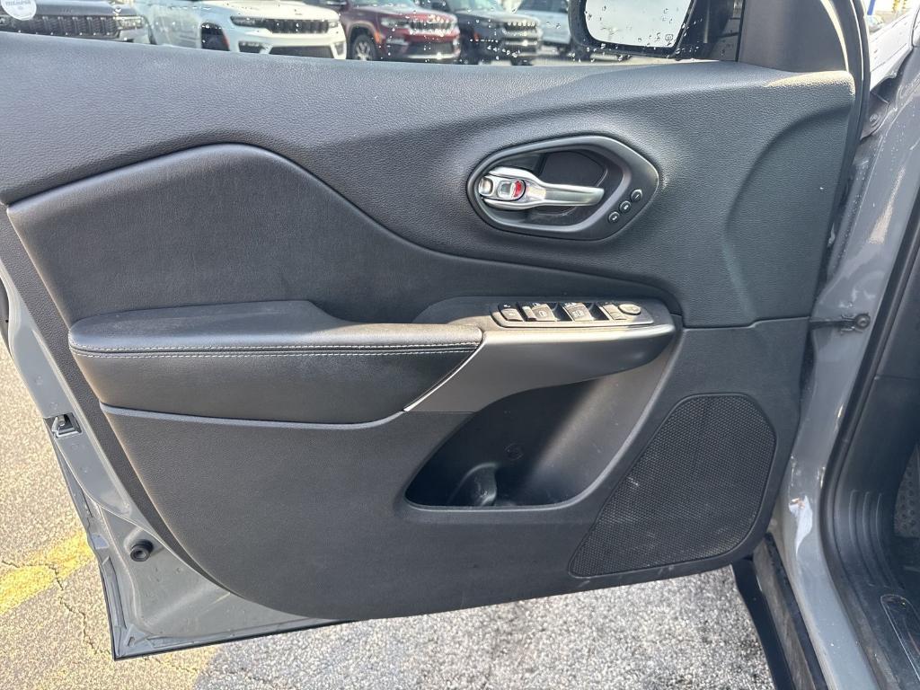 used 2020 Jeep Cherokee car, priced at $17,997