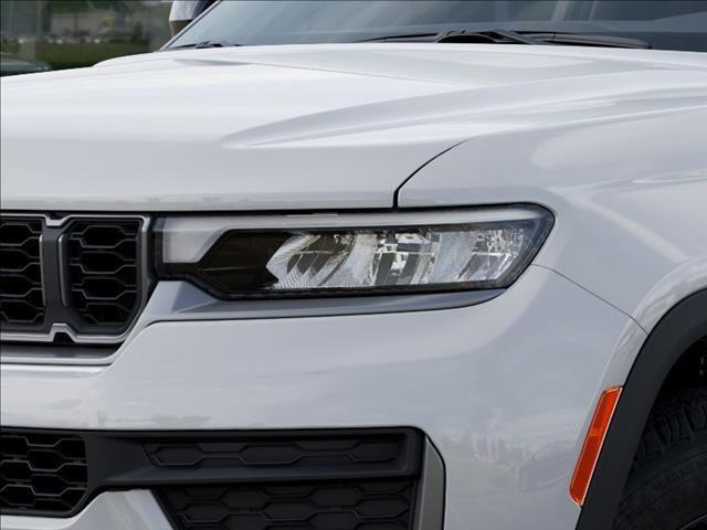 new 2026 Jeep Grand Cherokee car, priced at $43,322