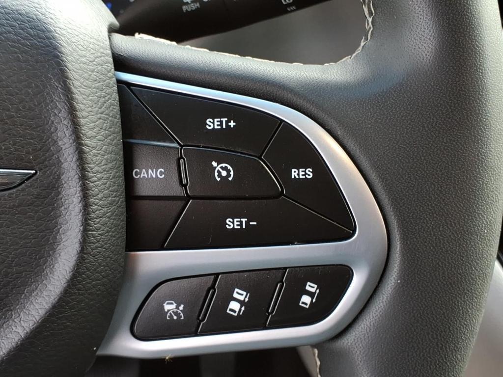 used 2023 Chrysler Pacifica car, priced at $23,812