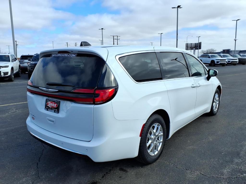 used 2023 Chrysler Pacifica car, priced at $23,812