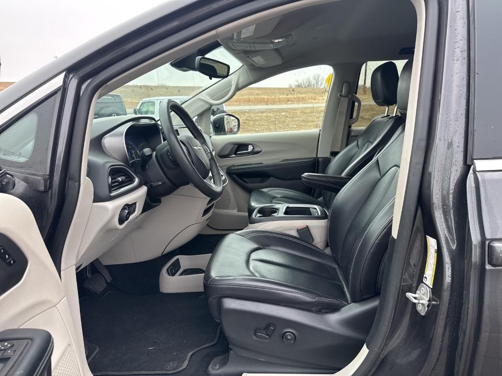 used 2023 Chrysler Pacifica car, priced at $24,388