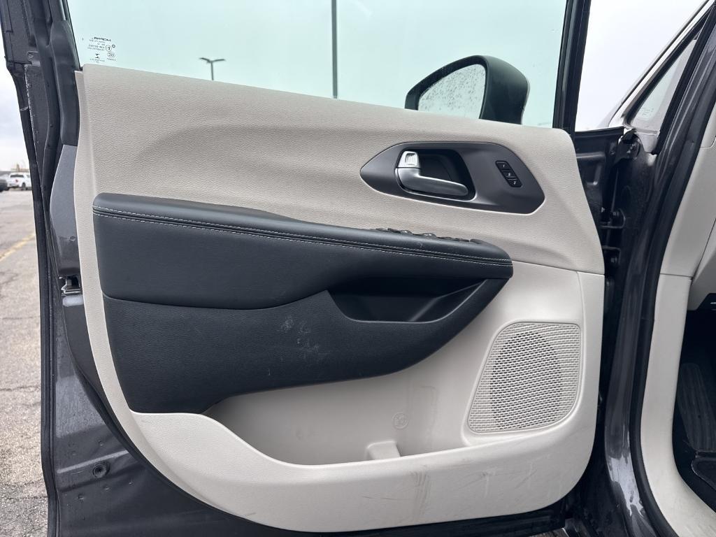 used 2023 Chrysler Pacifica car, priced at $24,388