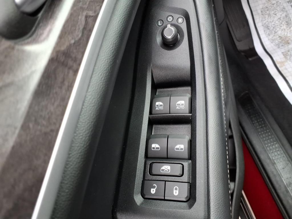 used 2023 Jeep Grand Cherokee car, priced at $33,031