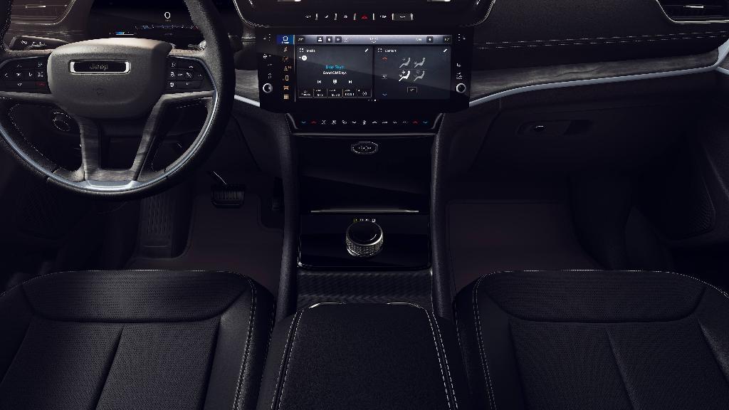 new 2026 Jeep Grand Cherokee car, priced at $43,511