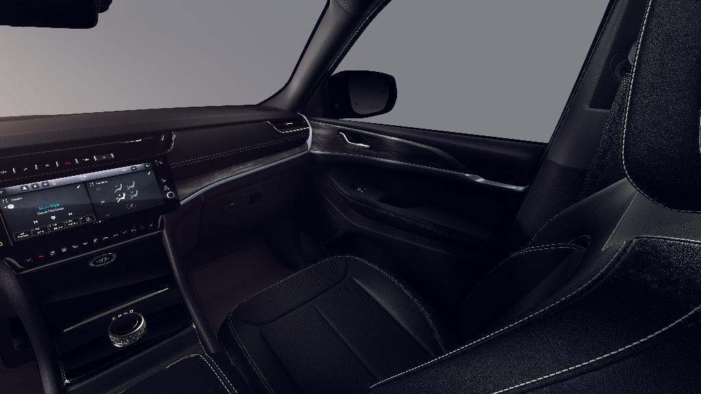 new 2026 Jeep Grand Cherokee car, priced at $43,511