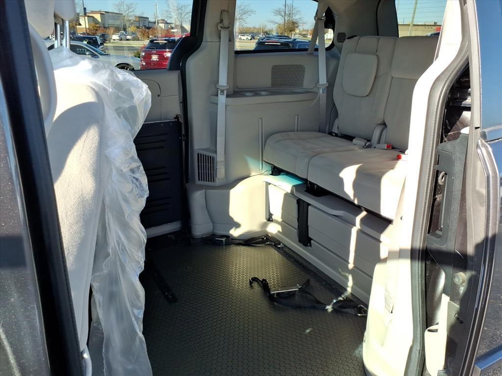 used 2015 Dodge Grand Caravan car, priced at $24,436