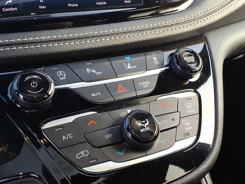 used 2025 Chrysler Pacifica car, priced at $38,340