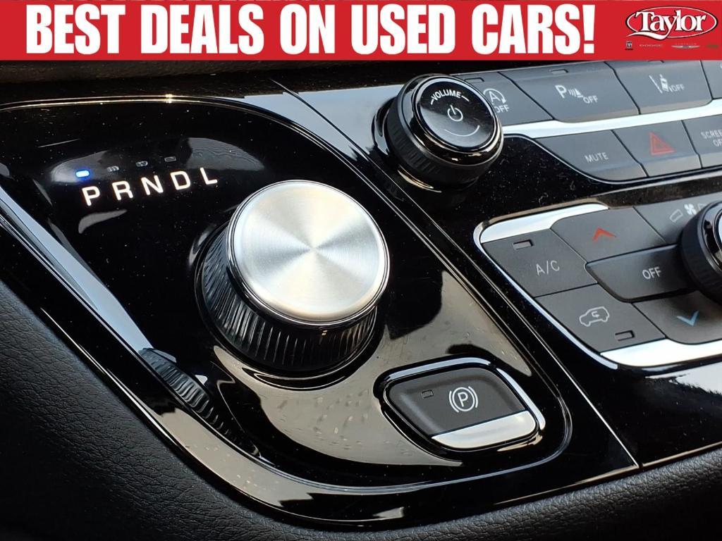 used 2025 Chrysler Pacifica car, priced at $38,302