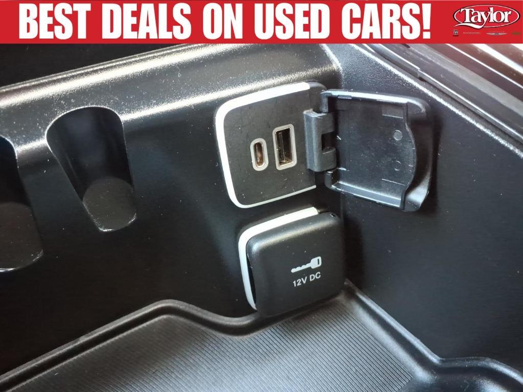 used 2025 Chrysler Pacifica car, priced at $38,302